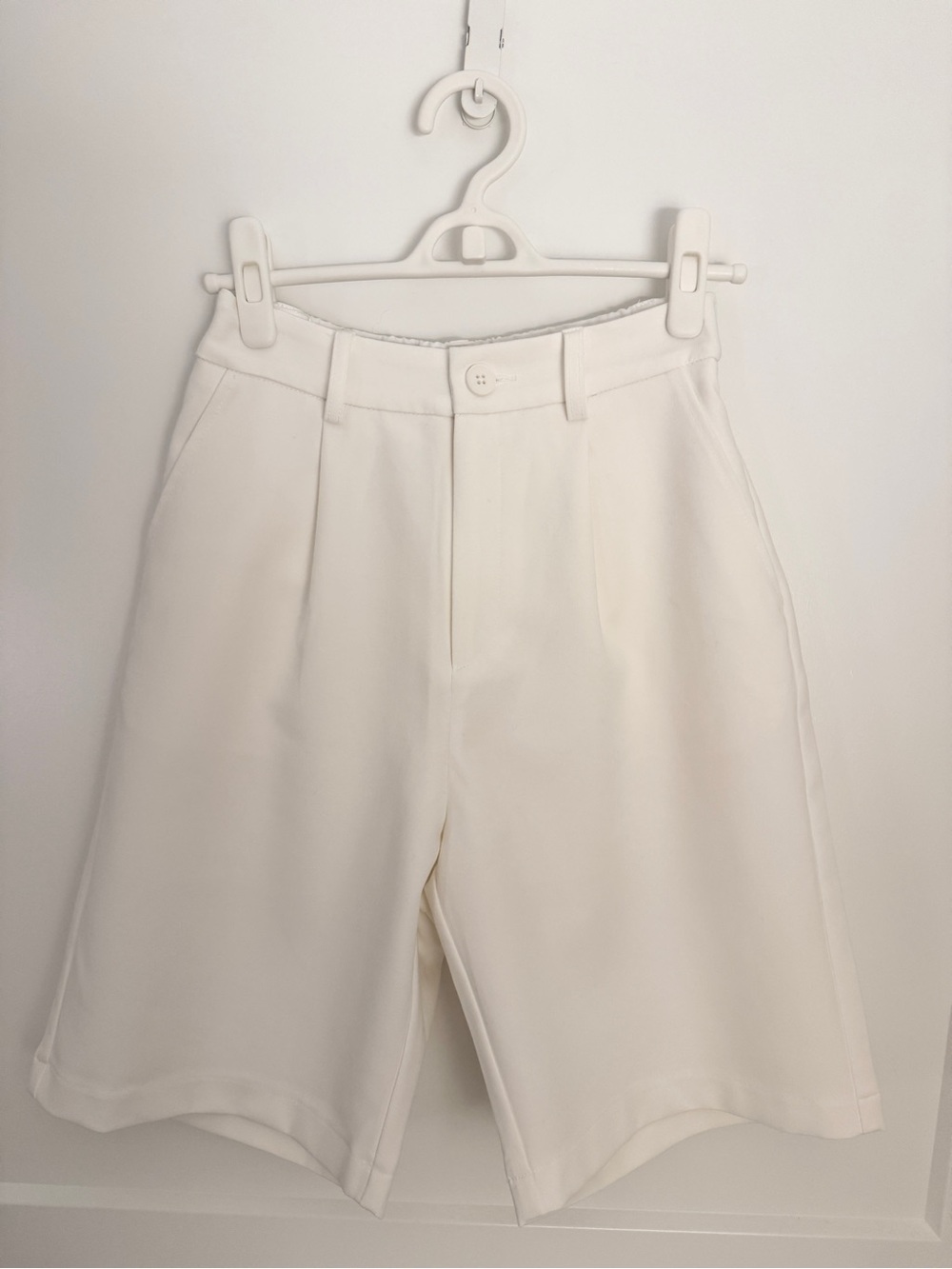 Women’s White Bermudas Shorts